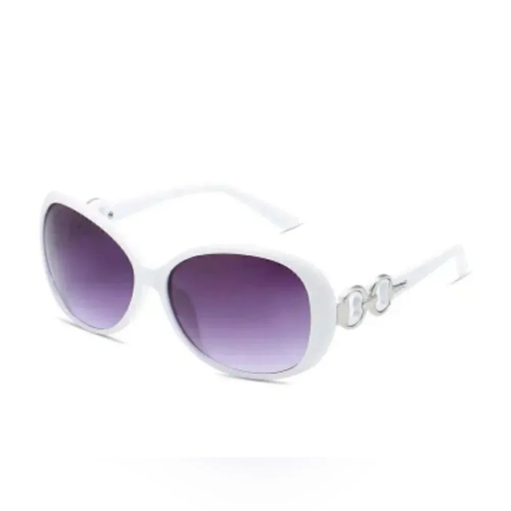 Sunglasses one pair 😎